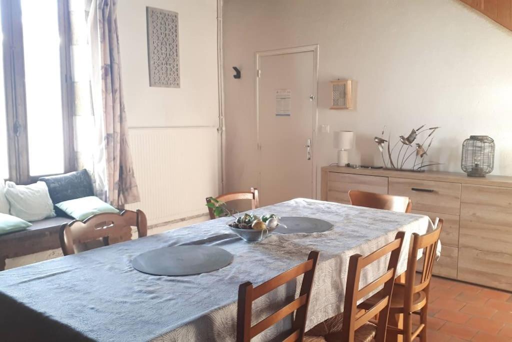 Gite A La Ferme, Avec Animaux, Fromages Et Nature Neuville-les-Decize Kültér fotó